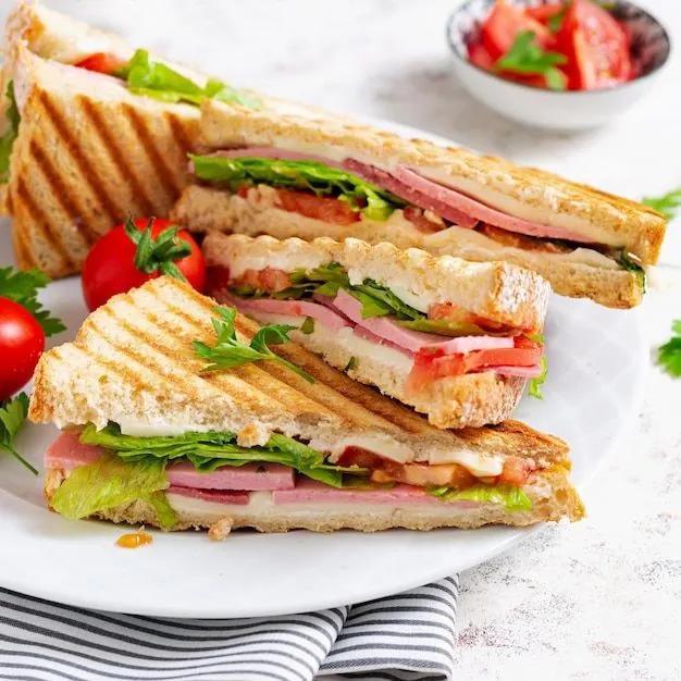 Toast Maison & Tapenade