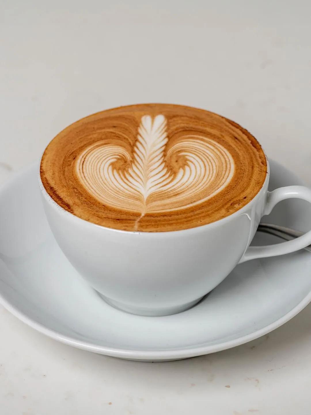 Cappuccino & Eau Minérale