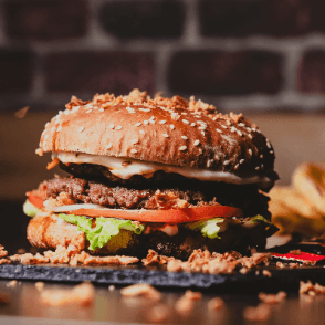 Jak Daniel Burger..+Frites + Boisson +Dessert