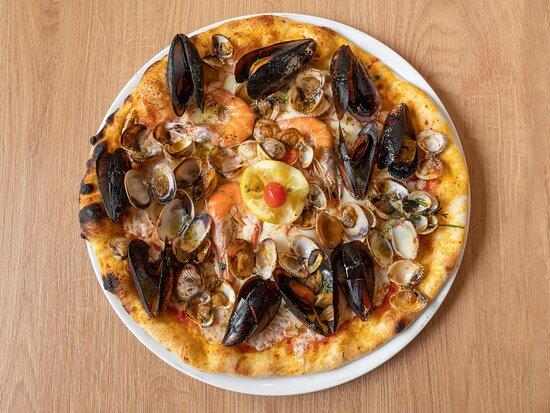 Seafood Pizza