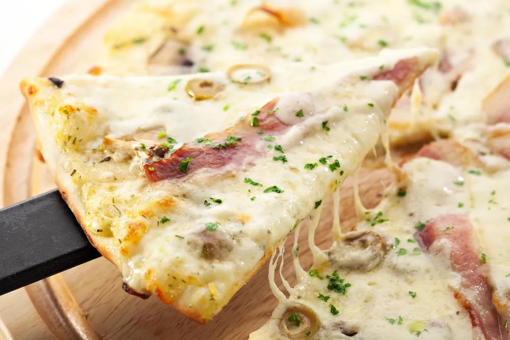 Smoked salmon pizza