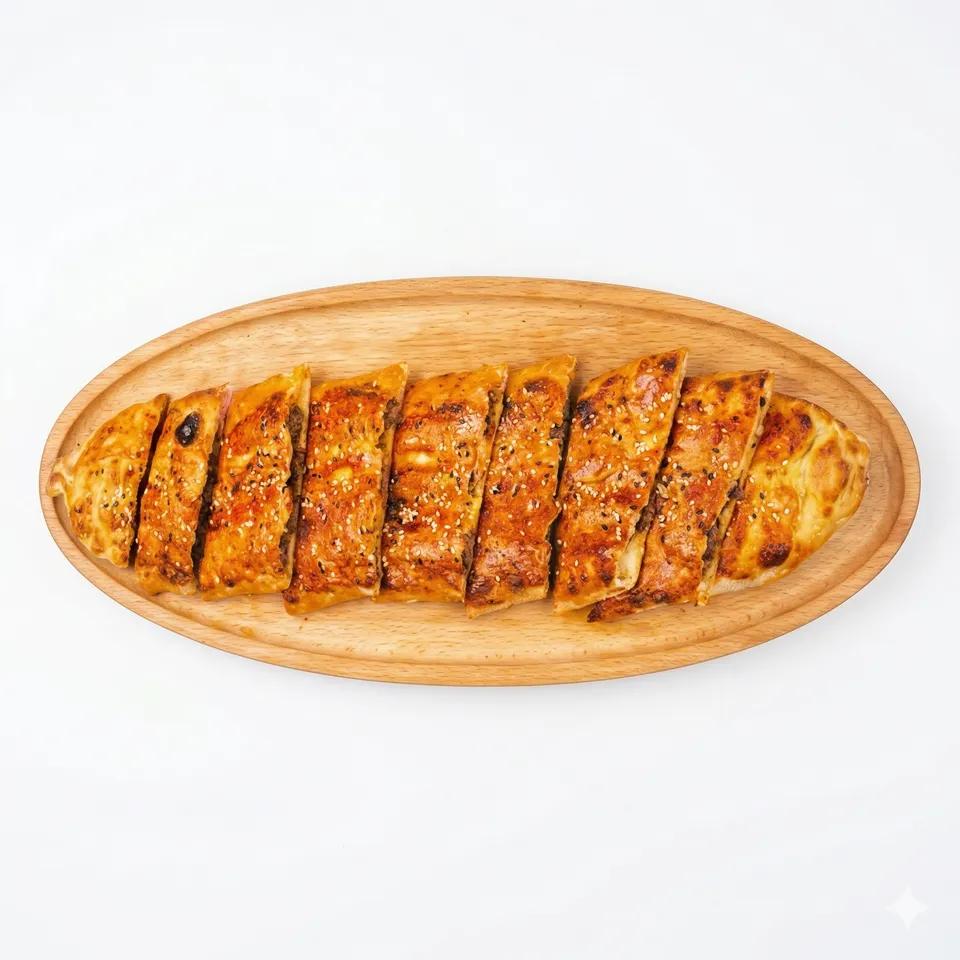 Kapalı Kıymalı Pide