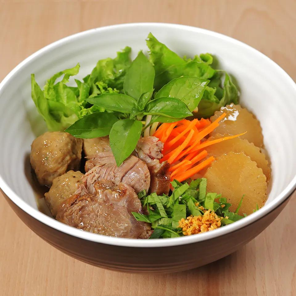 Kauy Tiew Nue Toon ก๋วยเตี๋ยวเนื้อตุ๋น