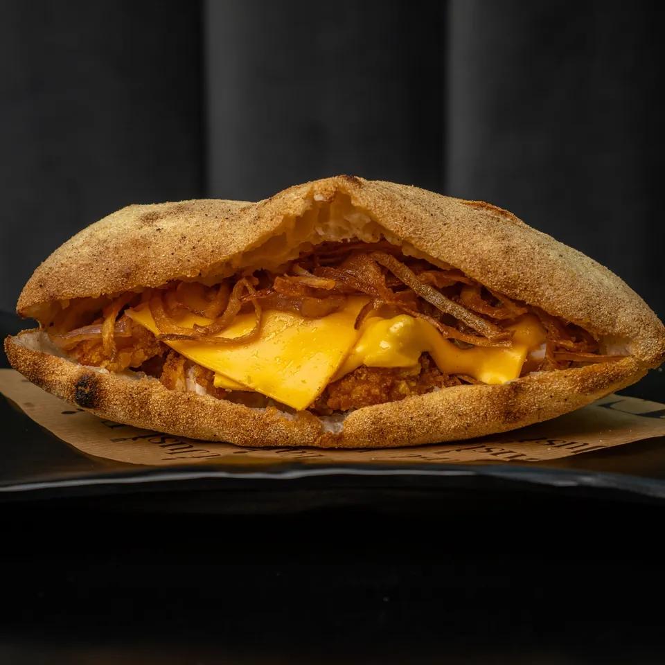 Menu Puccia Chicken Crispy Cheddar avec Frites Maison
