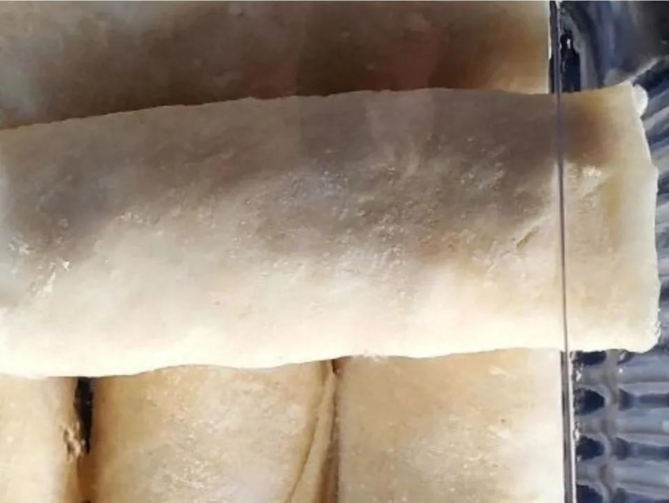 4 Nems viande hachée et poulet haché et fromage. أربع نيم كفته و خليط من الجبن