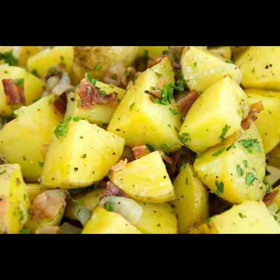 Pomme de terre sauté بطاطا مشرملة