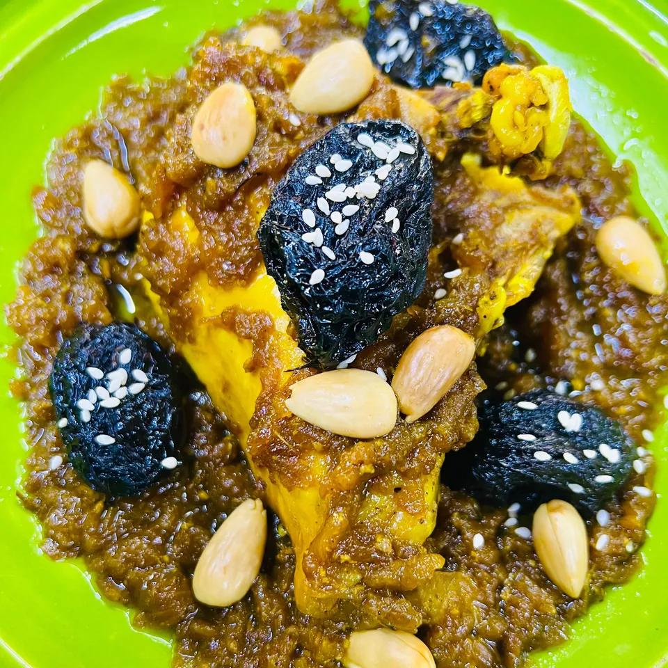 Tajine poulet Aux Pruneaux Et Amandes الدجاج بالبرقوق