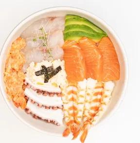 Chirashi Sushi Mixte (Grand bol de riz vinaigré garni de poisson & fruits de mer )