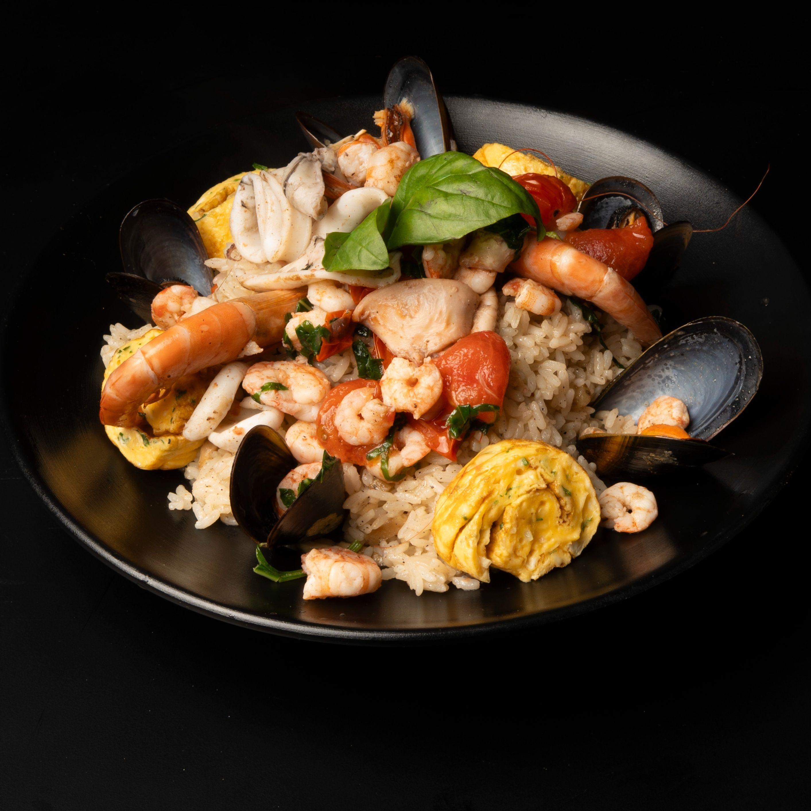 Riz A Tavola (fruits de mer, champignons, omelette, sauce soja)