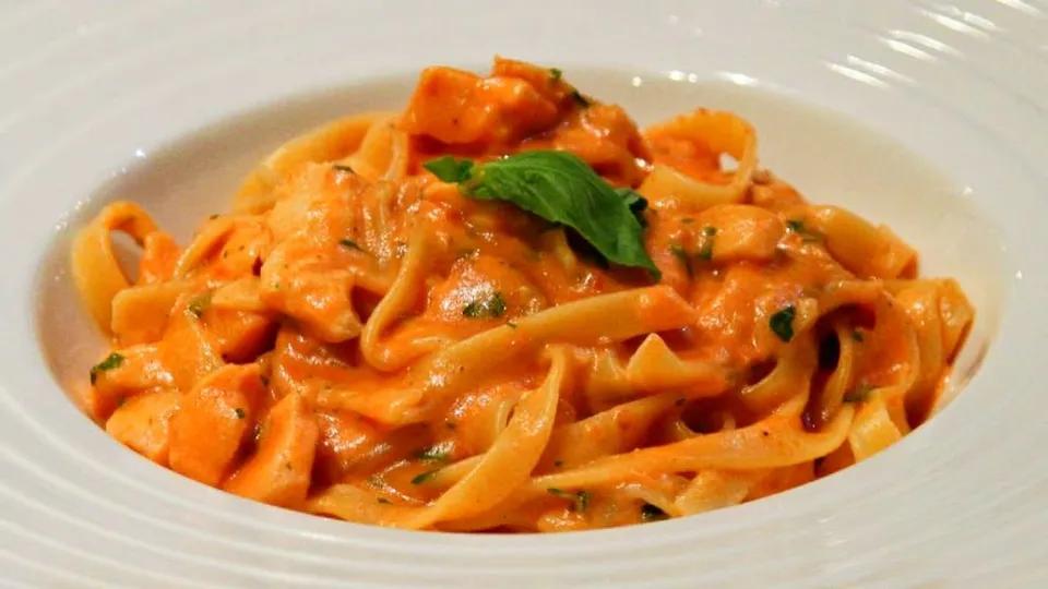 Tagliatelle Au Saumon