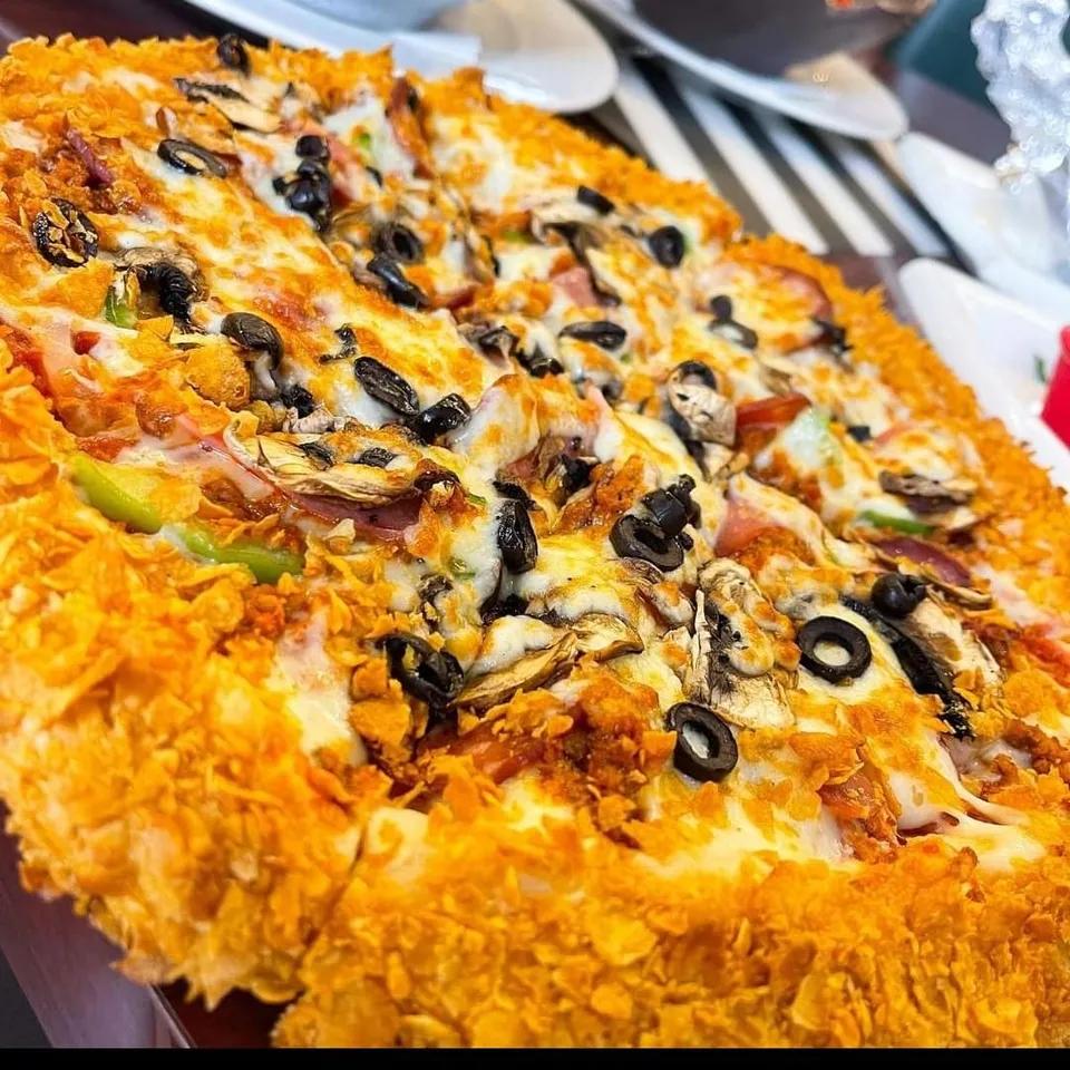 Pizza Crunchy Cheesy Crust