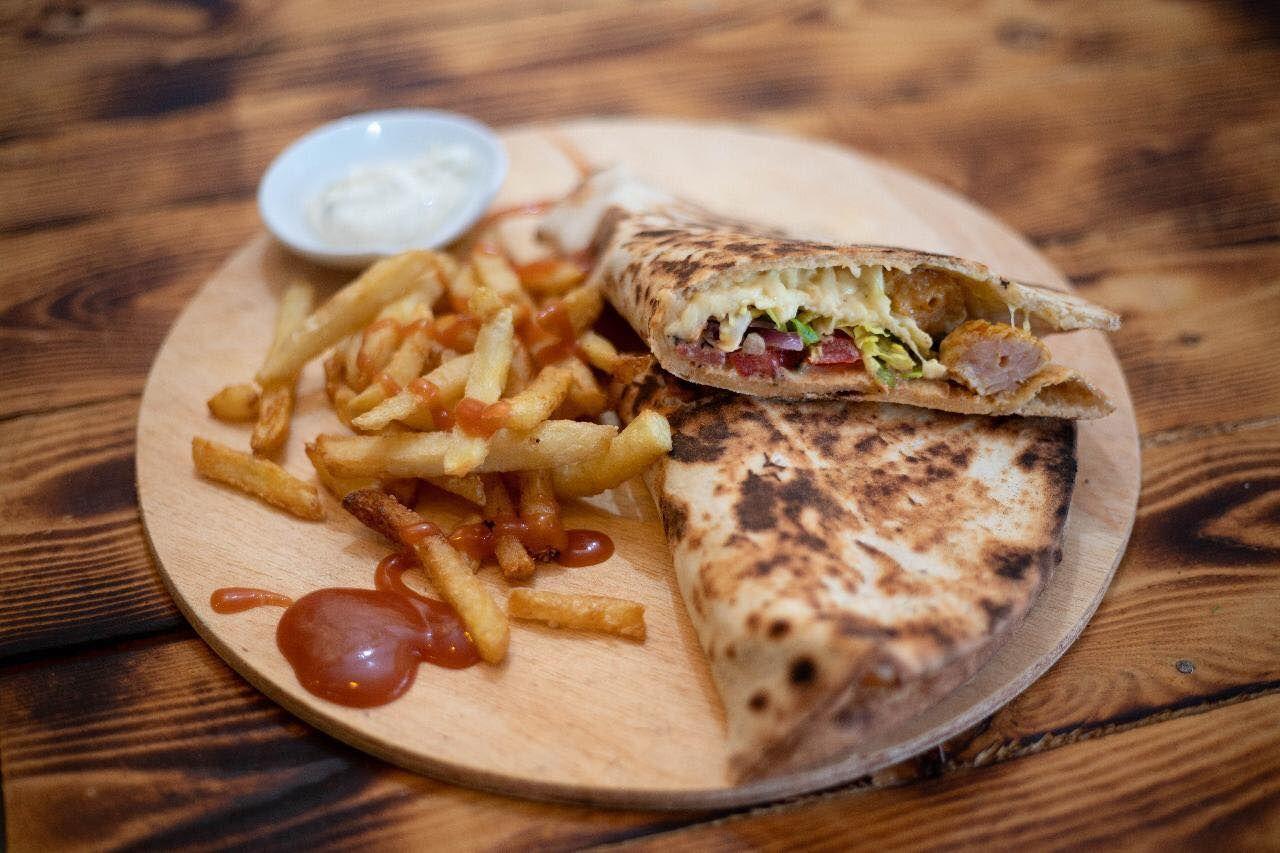 Makloub Escalope Pané & Frites
