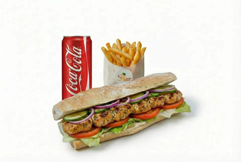 Sandwich Brochette Poulet avec FRITES ET BOISSON