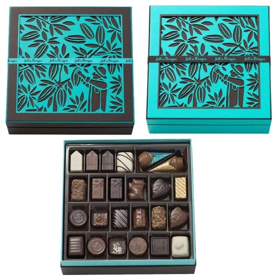 Boite carrée 48 chocolats assortis GM