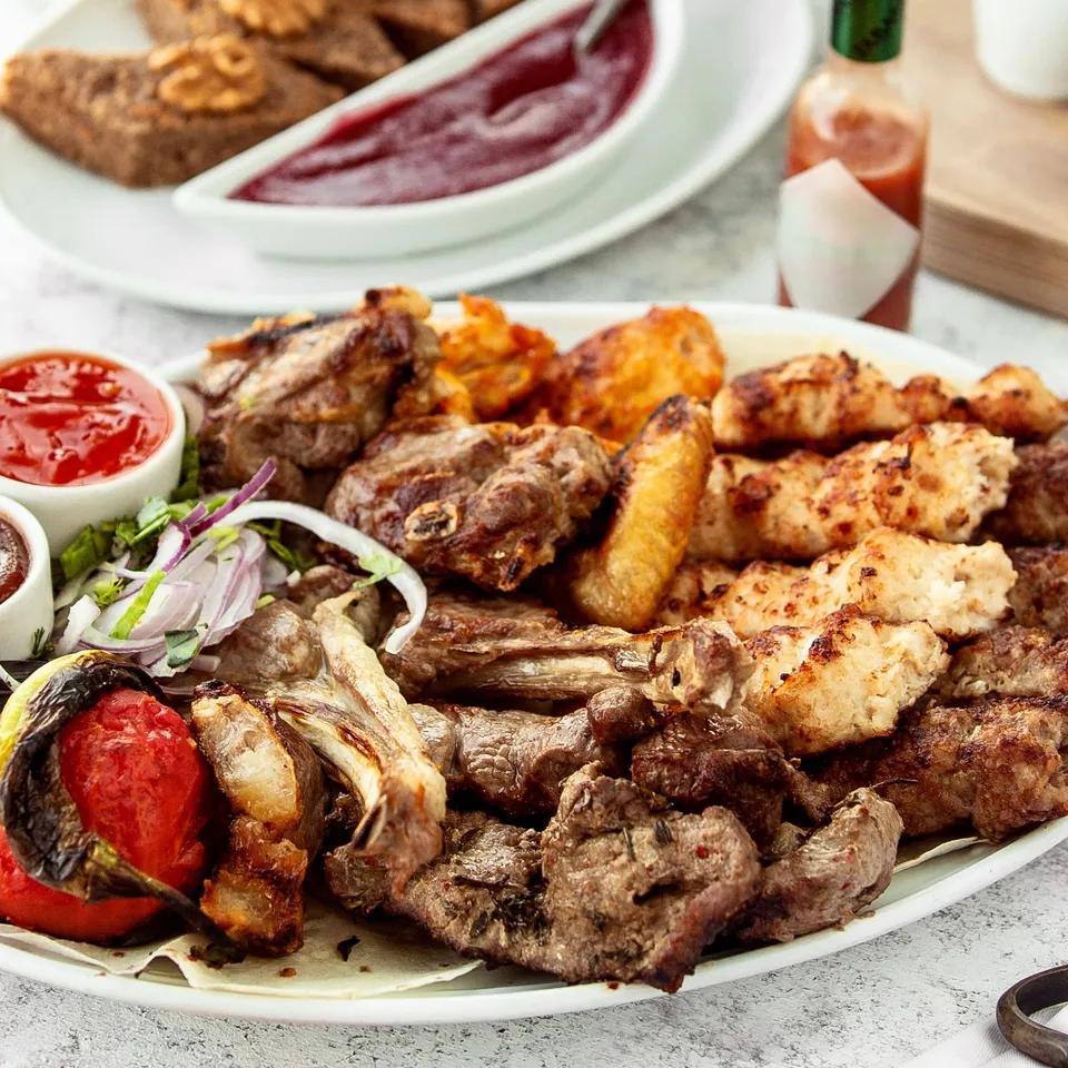 Plat Mixte De Viande + Salade + Frite + Soda