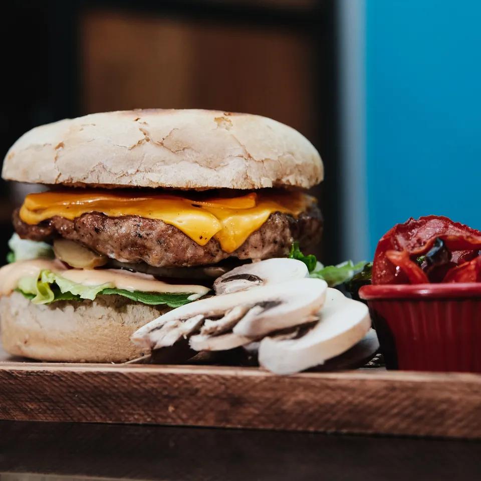Le Tashfeen Burger