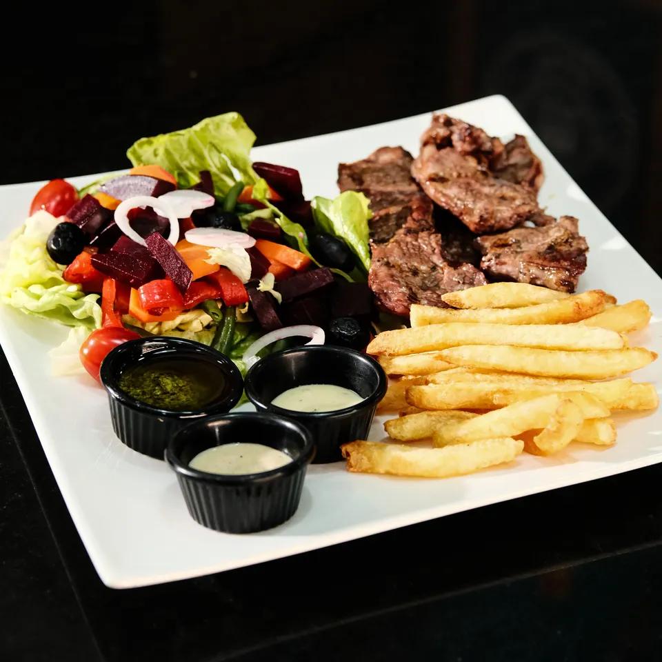 Plat Brochettes Ou Steak De Bœuf