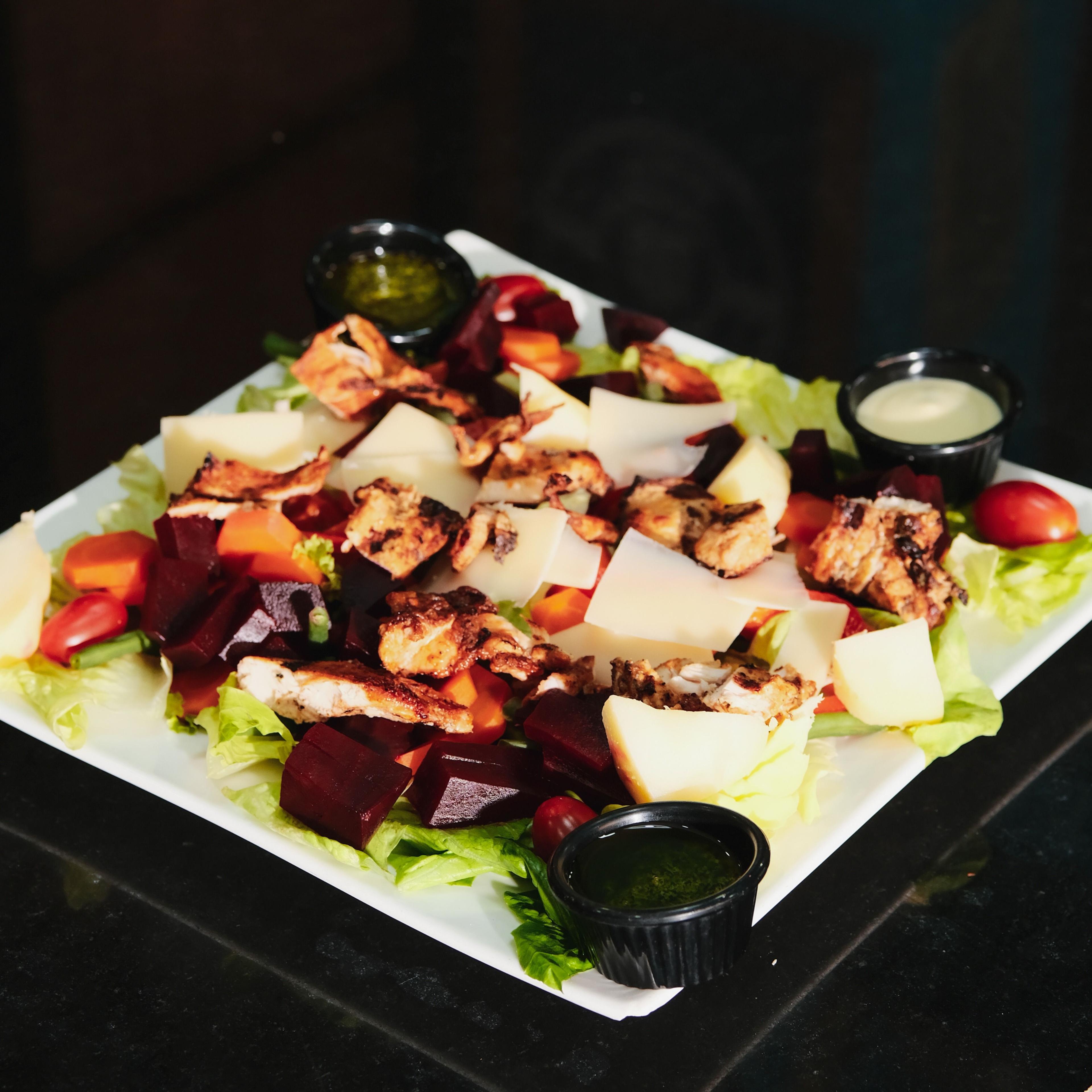 Salade De Poulet Grillé Et Légumes