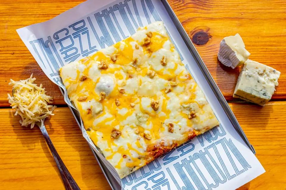 Pizza Cinq Fromages - 1/2 Plateau