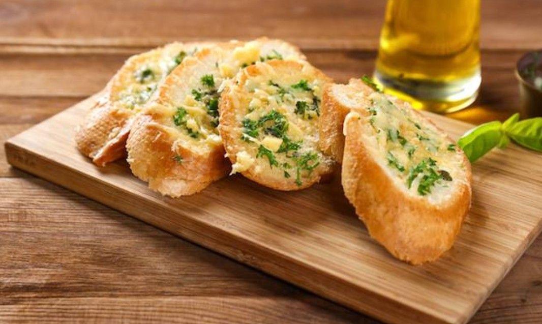 Pain À L'ail Grillé Au Fromage