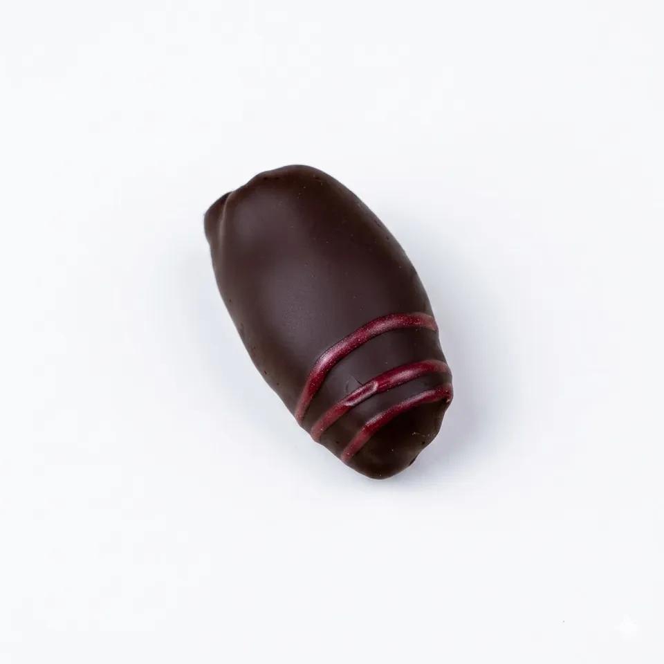 Dattes Fourrées à la Pate de Fruit Enrobées de Chocolat Noir