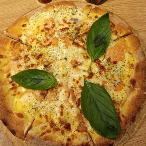 Pizza poulet champignons