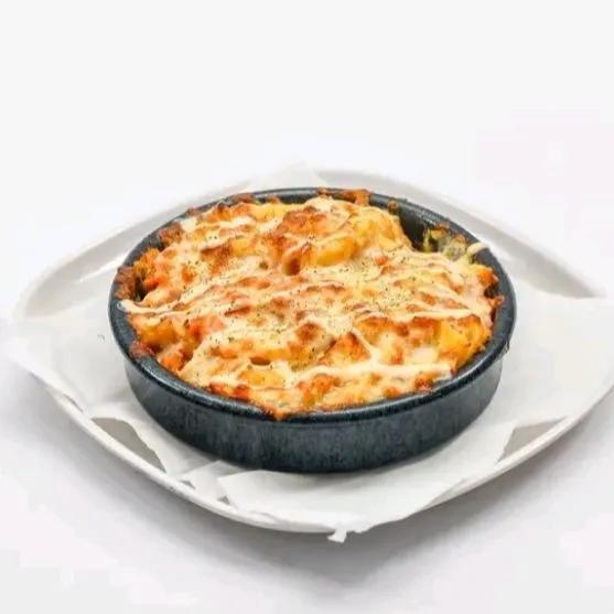 Pasticcios poulet souce champignons, péné, frite, cheddar, mozzarella