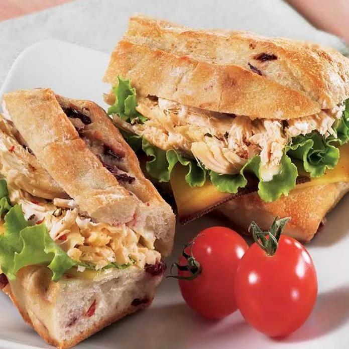 Sandwich poulet RÃ´ti avec frites