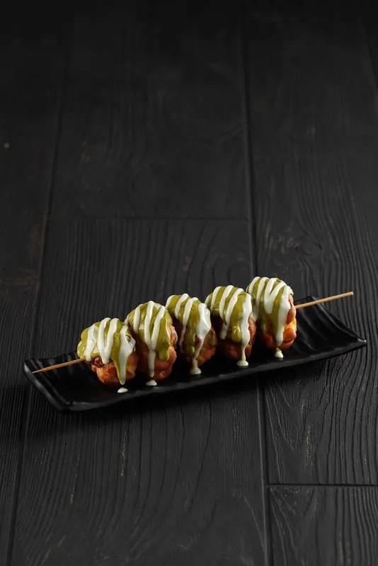 Brochette de Profiterole a la Pistache