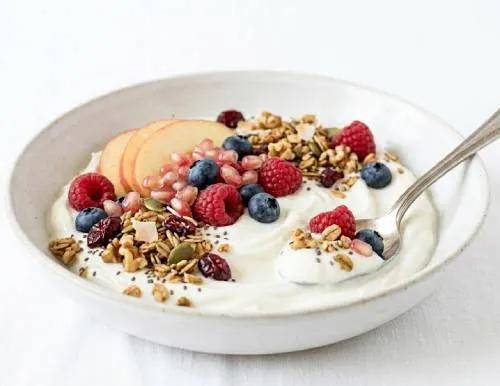 Greek Yogurt  au Fruits et Granola
