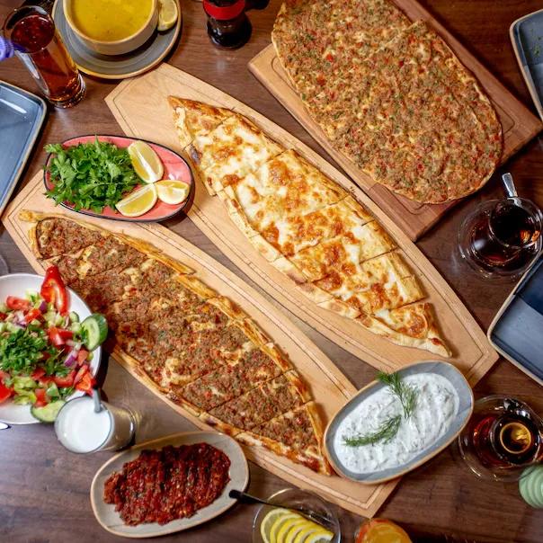 Pizza Turque Viande Hachée