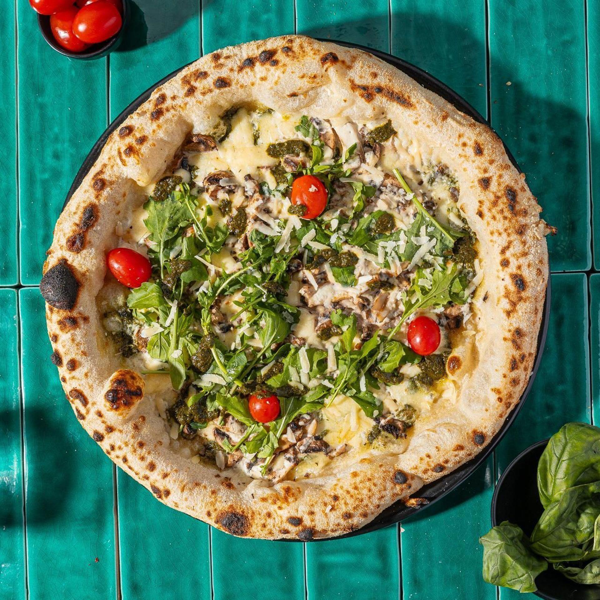 Pizza Funghi Pesto