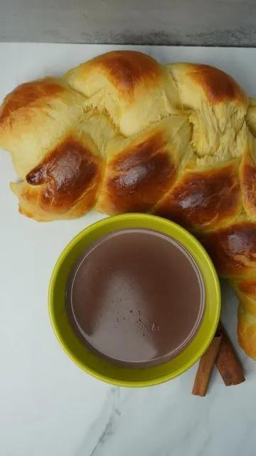 Chocolat au Lait + Pain Beurre