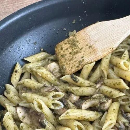 Penné champignons sauce pesto