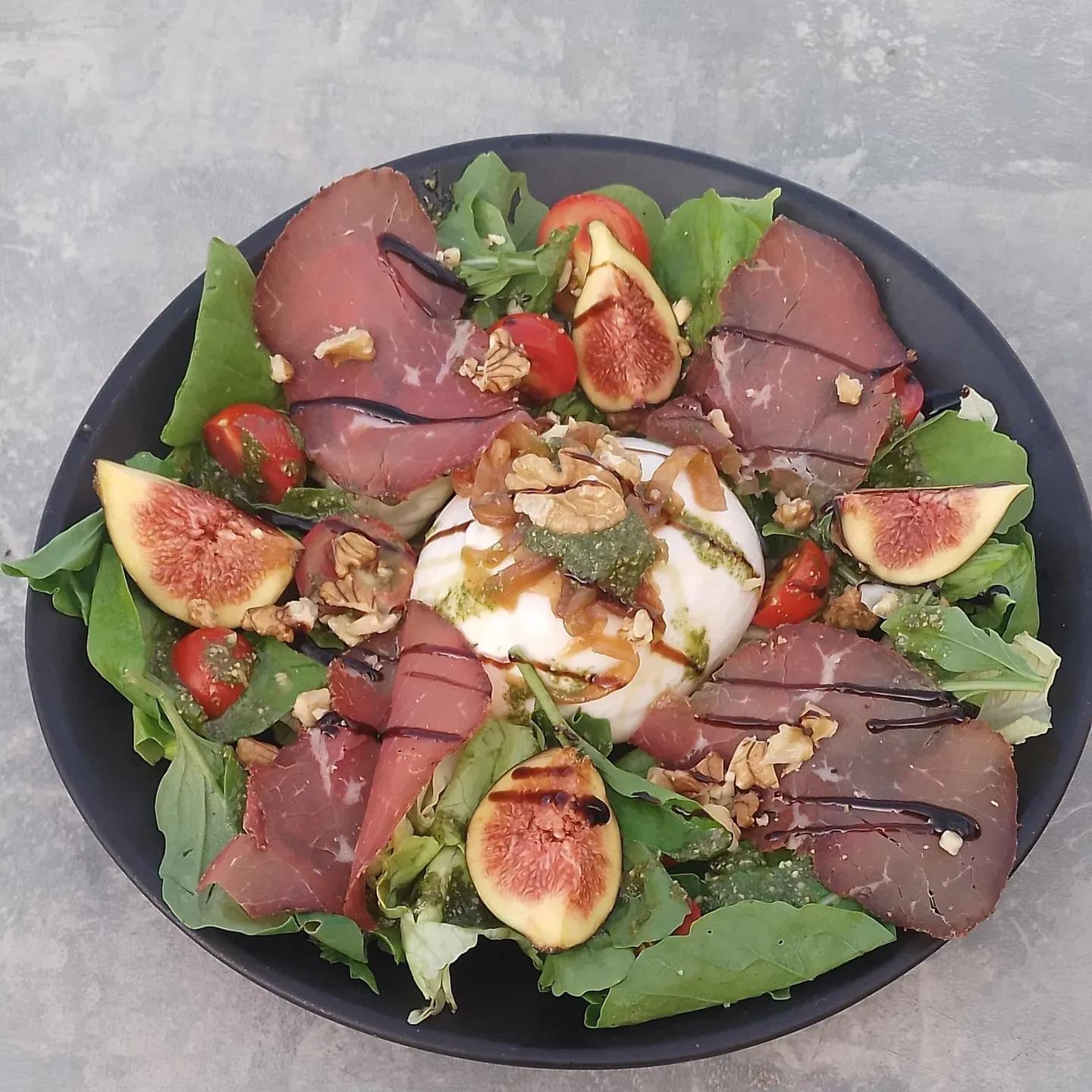 Salade burrata bresaola figues