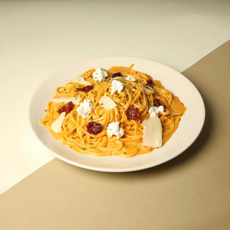 Linguine rosa stracciatella