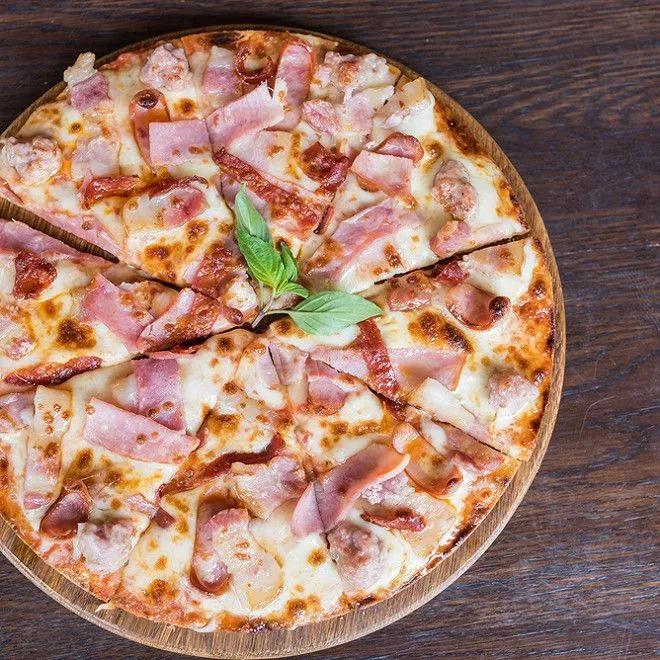 Pizza Charcuterie