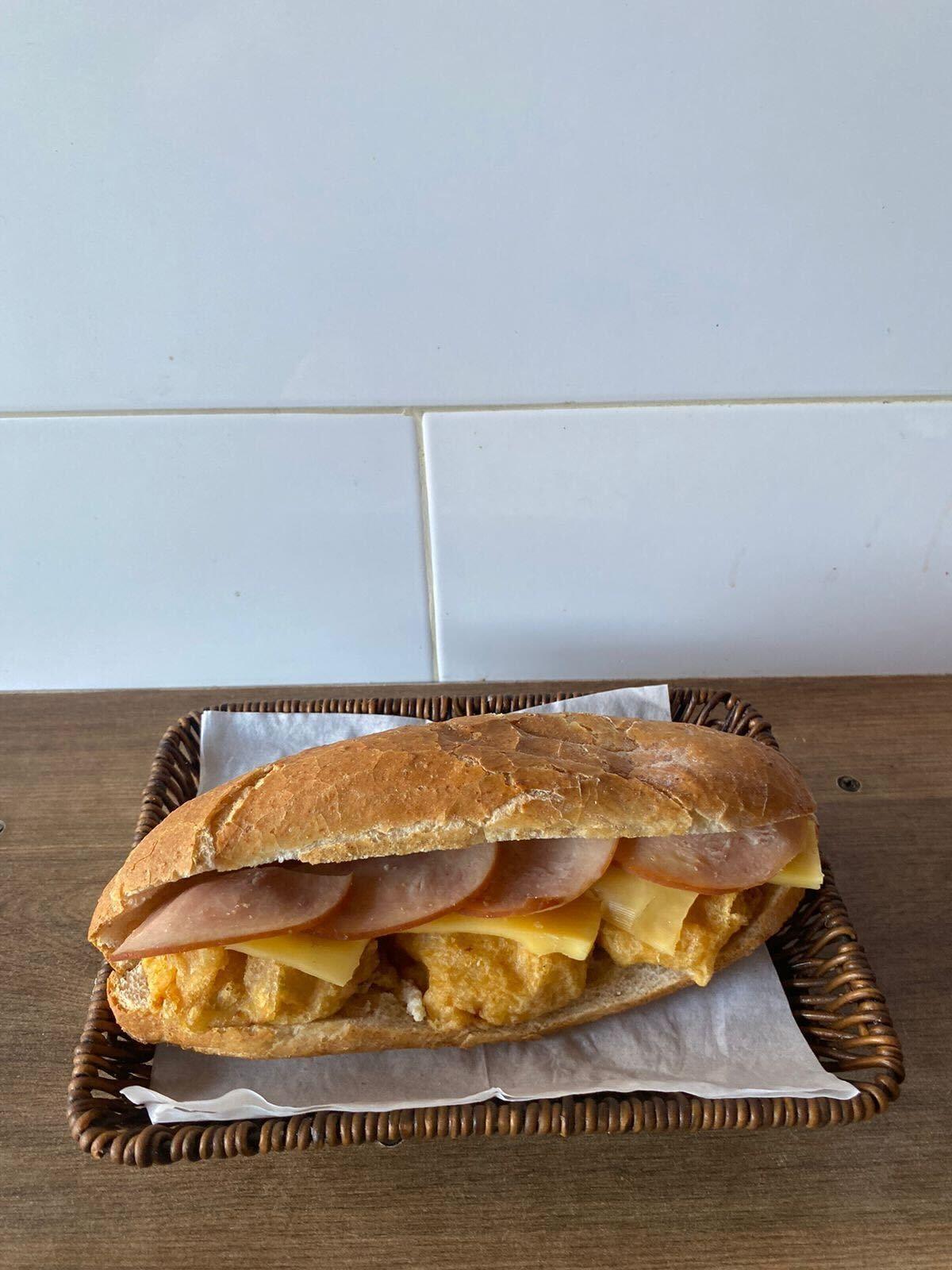 Ma39ouda Fromage rouge et Jambon Fumé