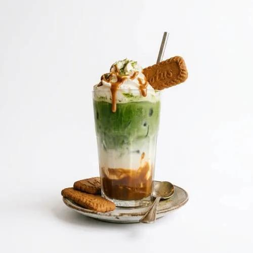 Iced Matcha Latte Biscoff