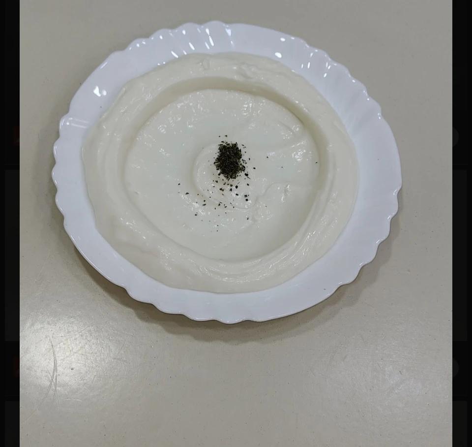 كريم ثوم كبيرة (Crème d'ail grande)