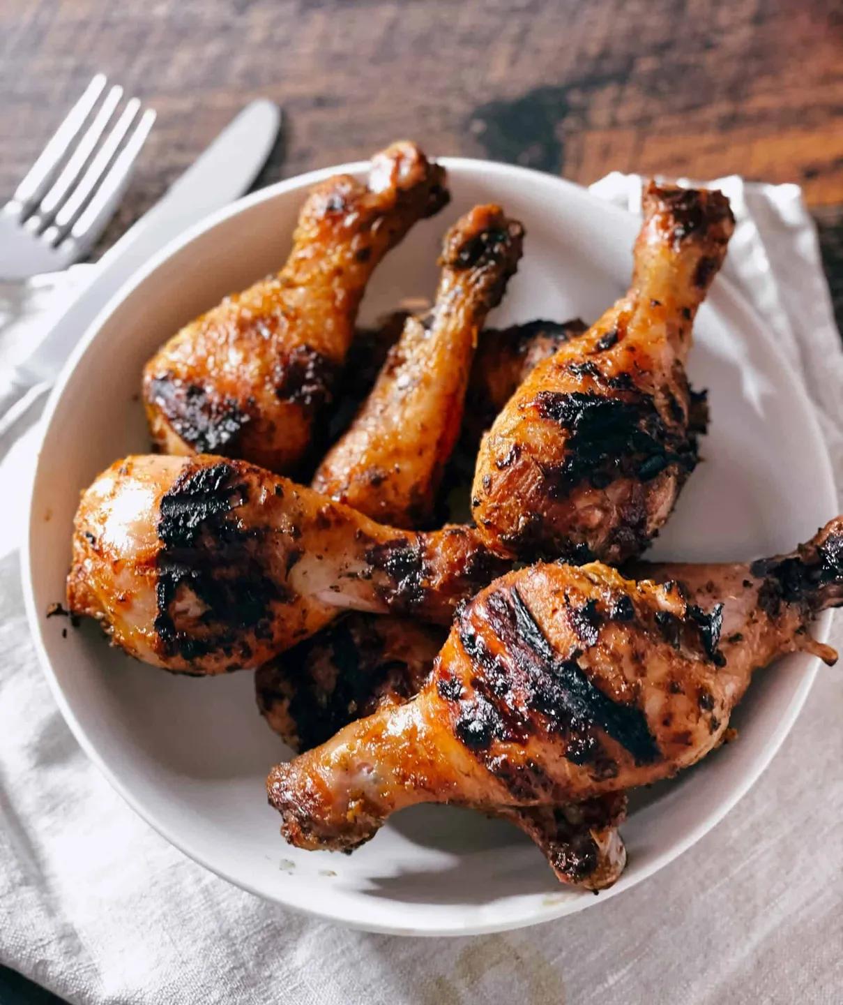 Cuisse de poulet Grillé Au Charbon De Bois