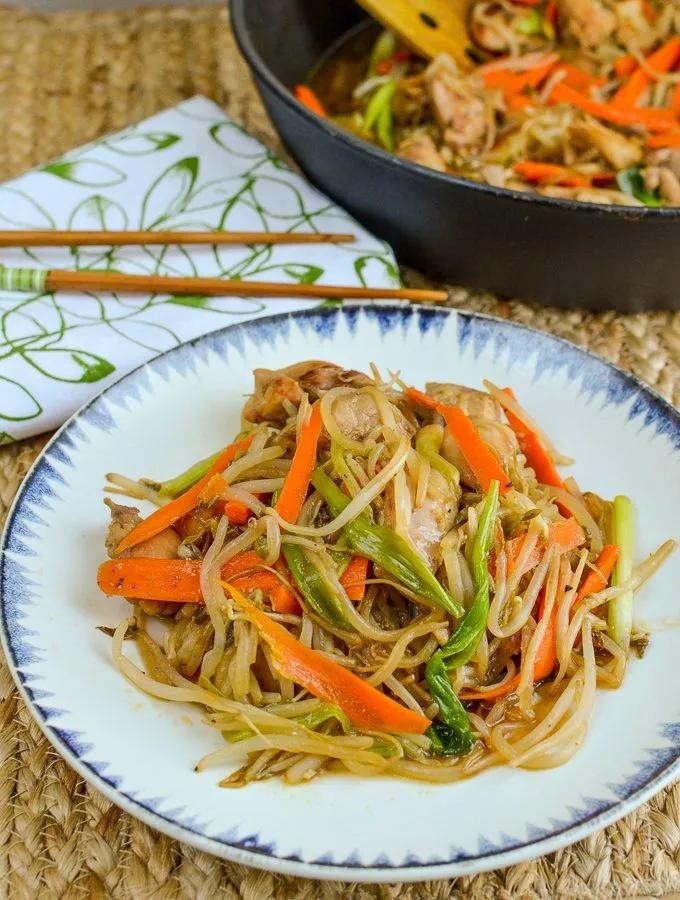 Nouilles Sautées Poulet Chop Suey