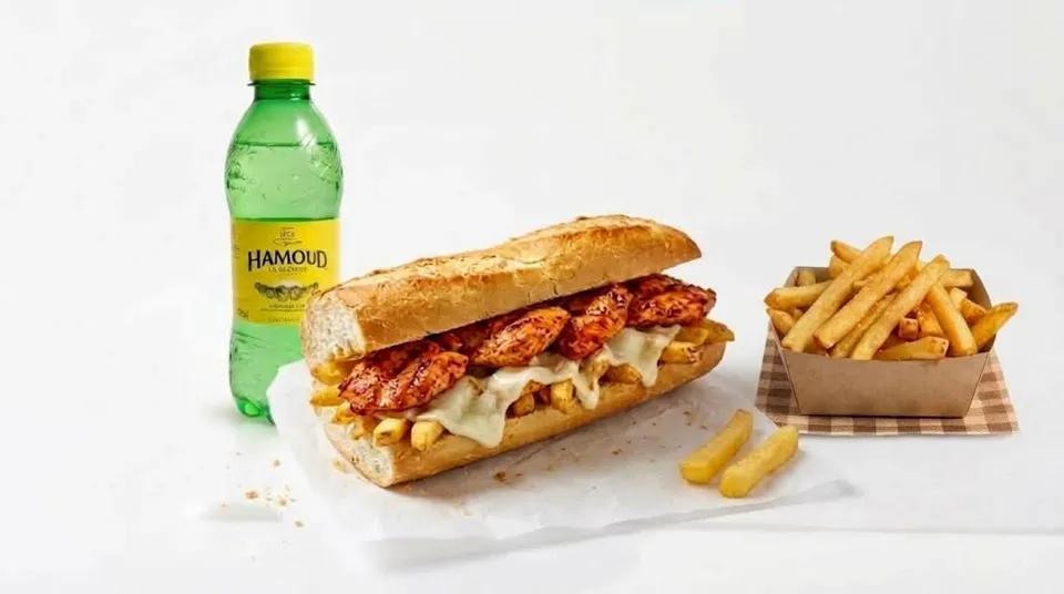 Sandwich Poulet Mariné + Barquette de Frites + Boisson