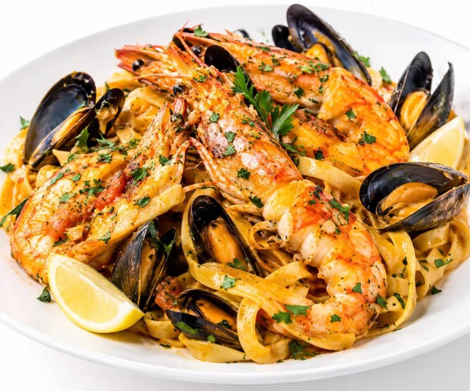 Tagliatelles aux crevettes Royal ou bien poulpe - 2 personnes